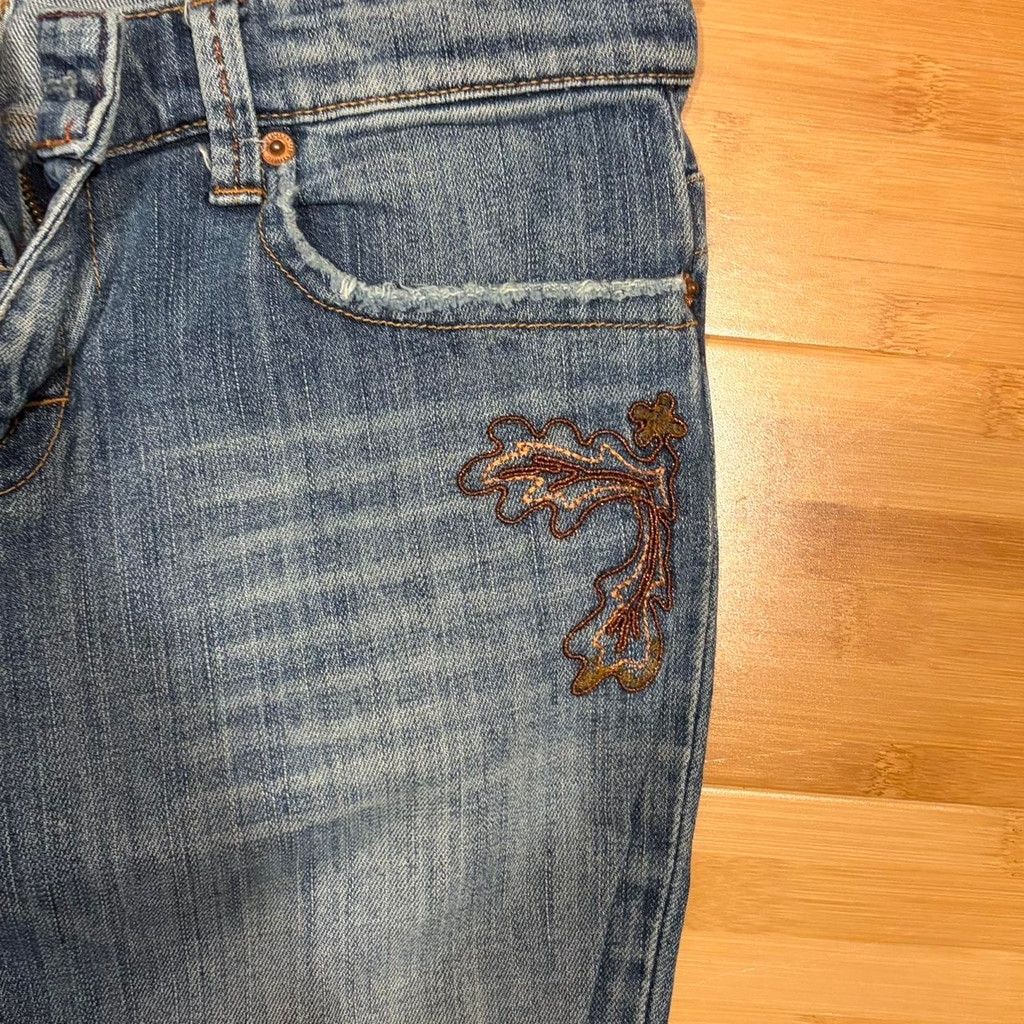 American Eagle Outfitters Distressed American Eagle low rise flare jeans embroidered Size 26" / US 2 / IT 38 - 3 Thumbnail