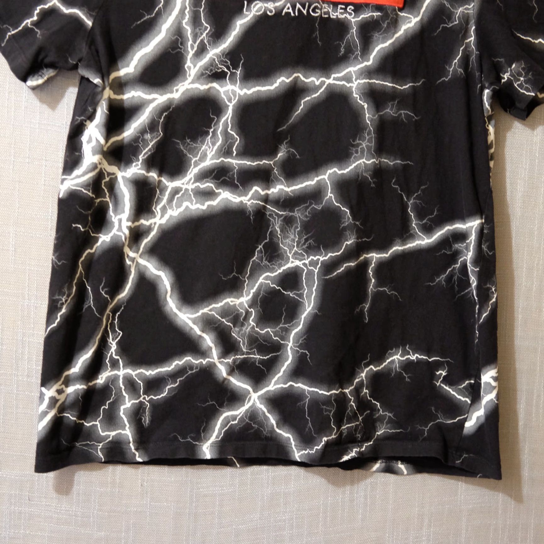 Guess VINTAGE Guess Los Angeles Shirt Lightning Design & Red Box Mens L #A14-2 Size US L / EU 52-54 / 3 - 4 Thumbnail