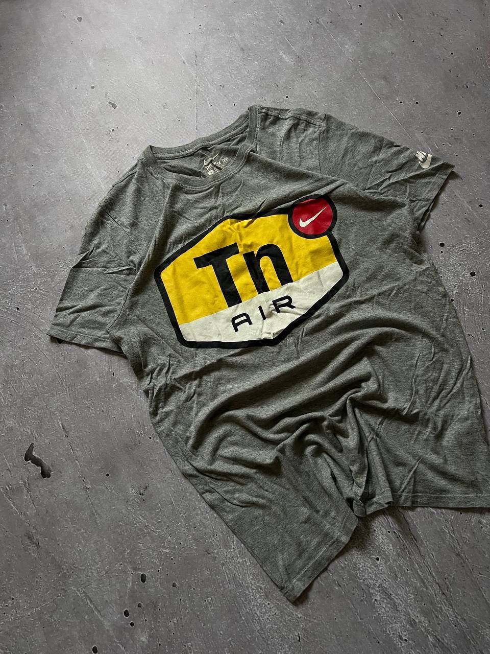 Nike Nike T-Shirt Mens TN Air Short Sleeve Crew Neck S Vintage Size US S / EU 44-46 / 1 - 1 Thumbnail