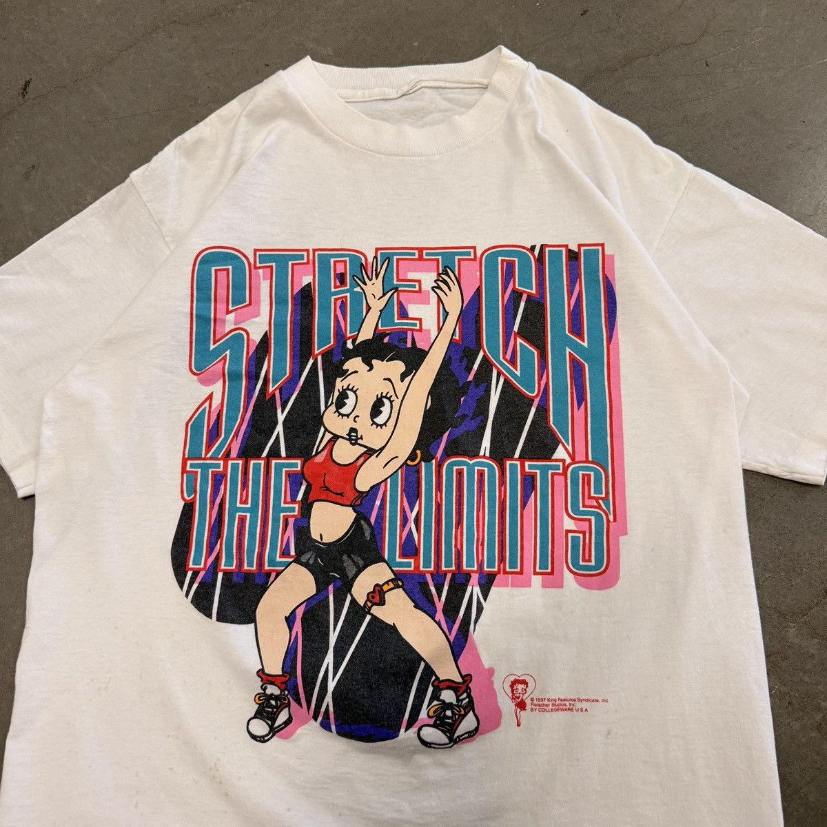 Vintage Vintage 1997 Betty Boop Stretch The Limits Tee Size US L / EU 52-54 / 3 - 3 Thumbnail