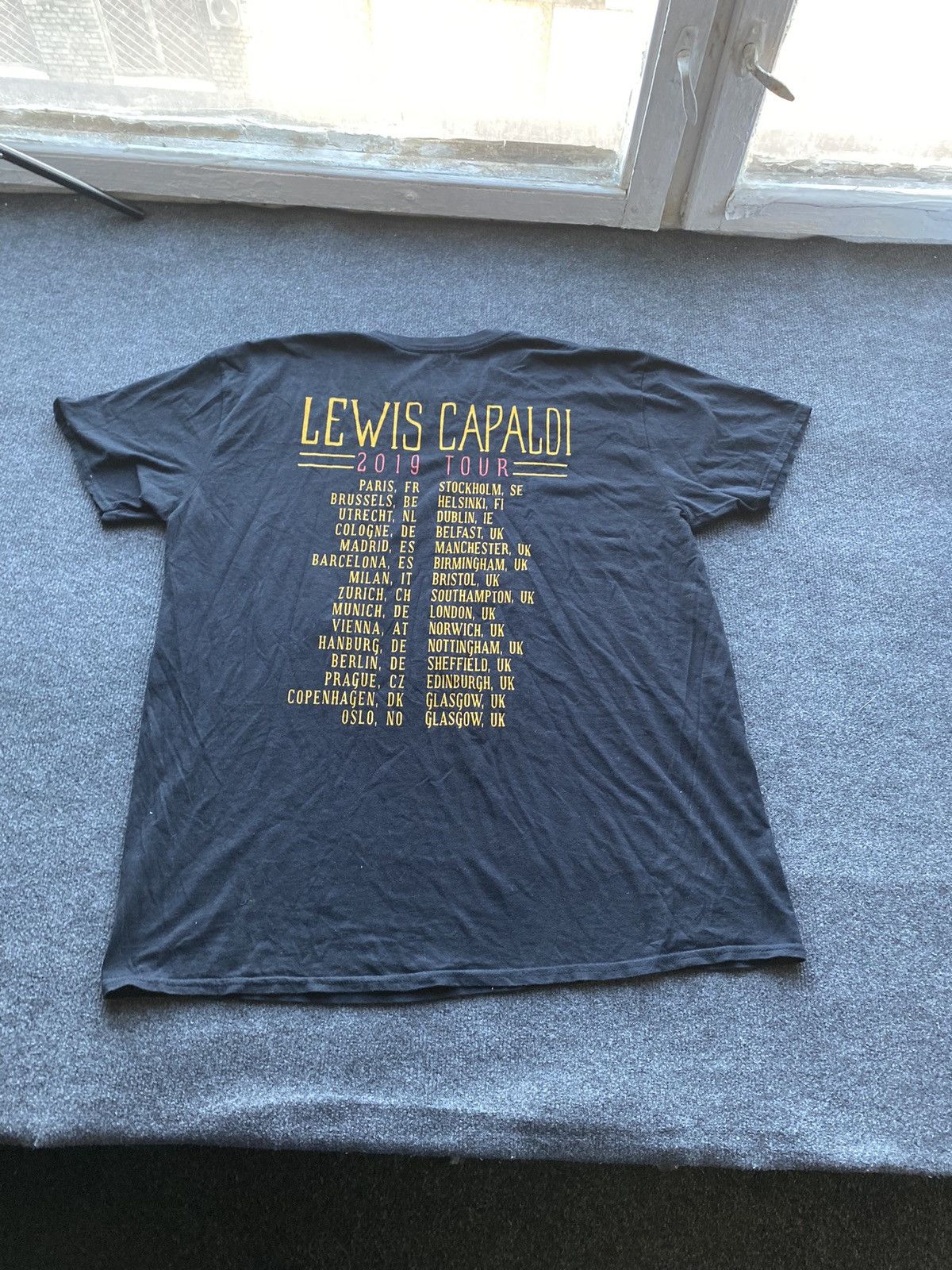 Band Tees 🔥2019 Lewis Capaldi Band Tour rock black faded tee Size US XXL / EU 58 / 5 - 2 Thumbnail