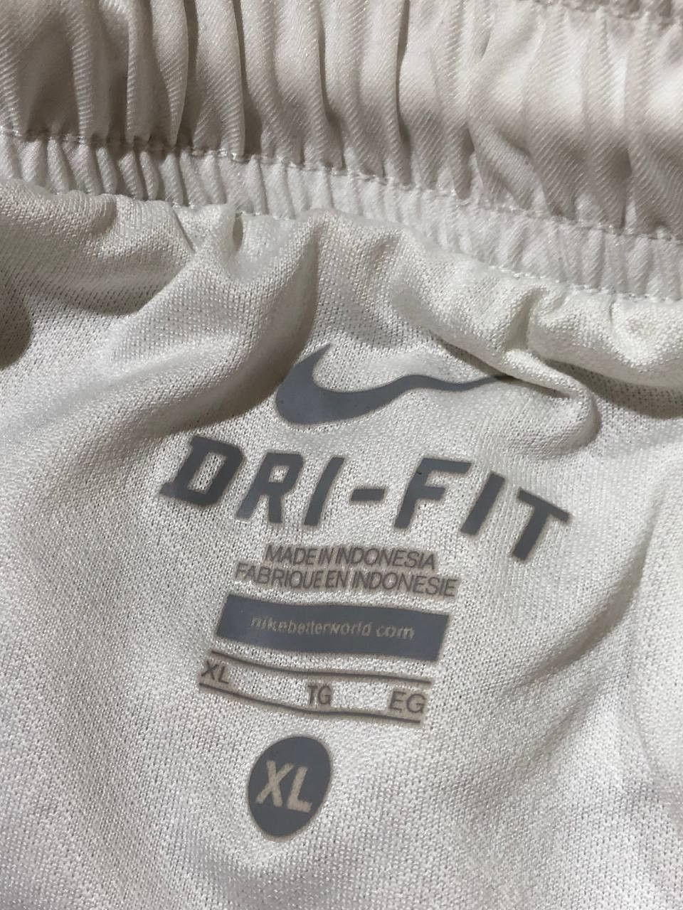 Nike shorts logo NIKE ENGLAND football Vintage Y2K size XL Size US 36 / EU 52 - 2 Thumbnail