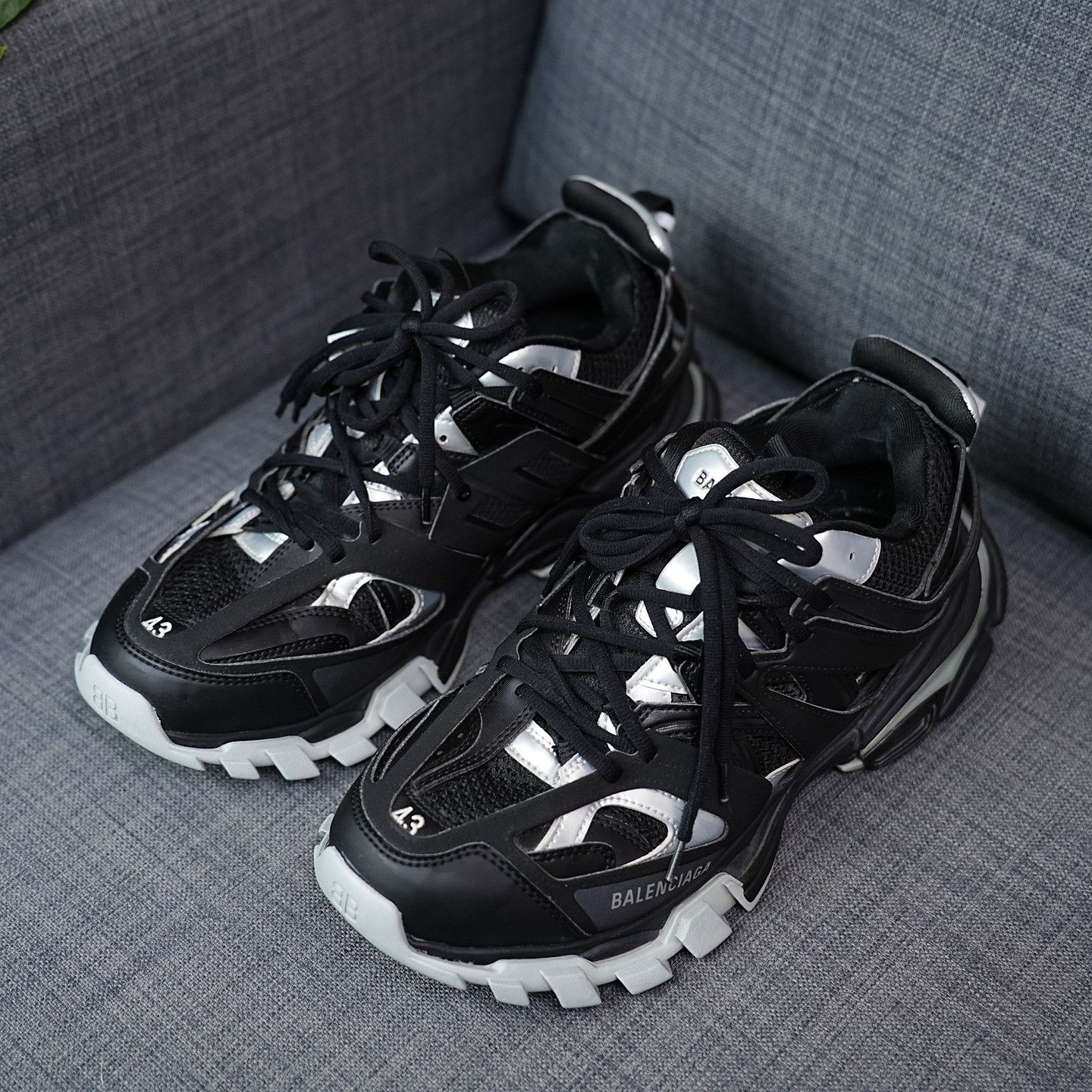 Balenciaga Balenciaga defender black size 43 | Grailed