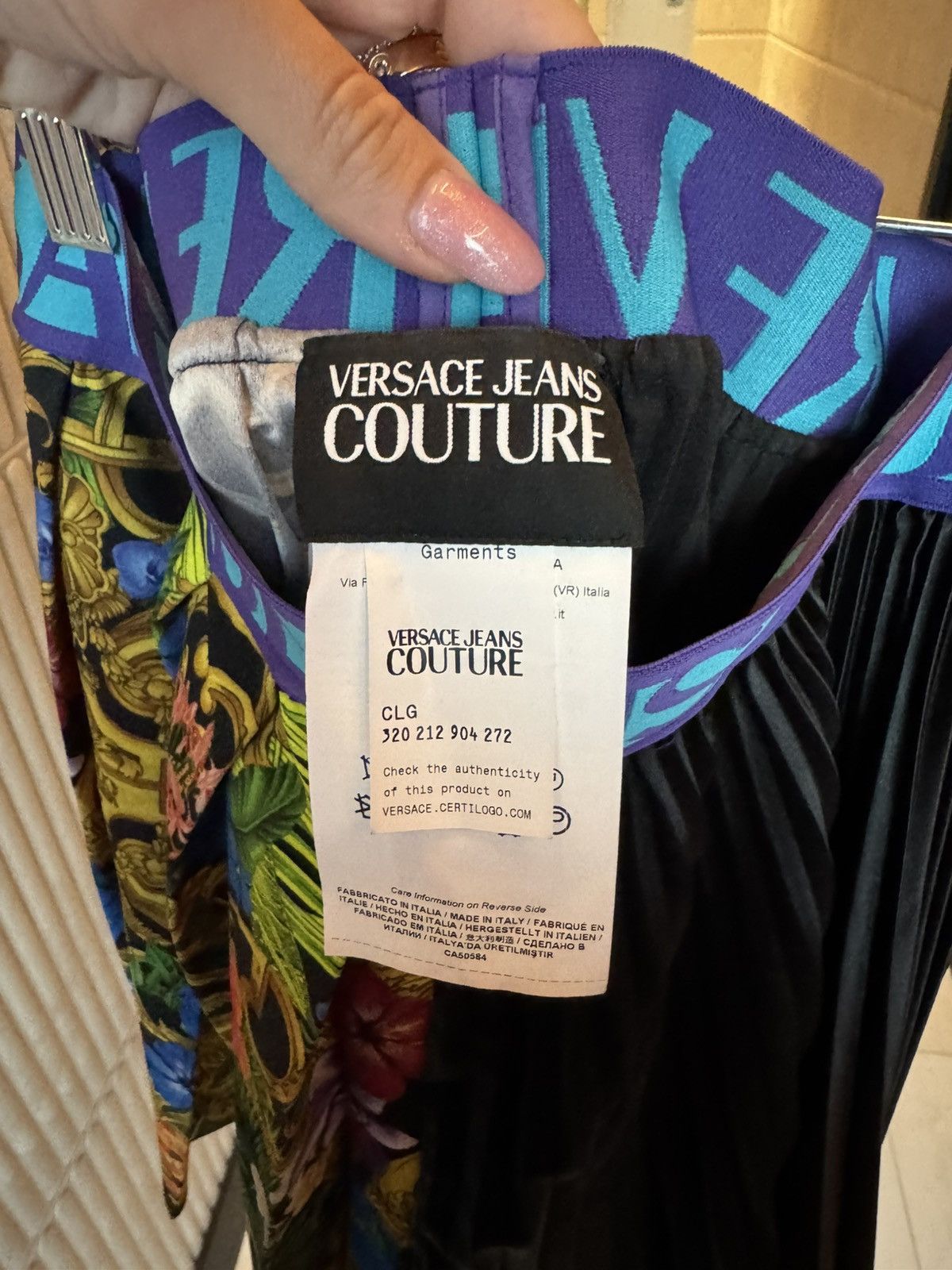 Versace Jeans Couture Versace Jeans Couture Baroque Floral Top & Skirt Set Size M / US 6-8 / IT 42-44 - 6 Thumbnail