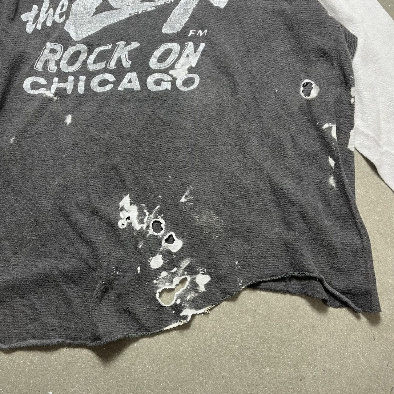 Other The Loop FM Rock on Chicago T-shirt Size US M / EU 48-50 / 2 - 4 Thumbnail