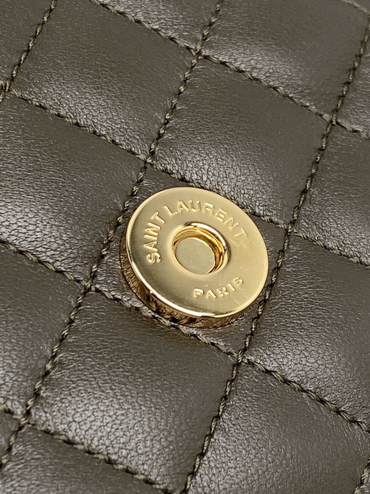 Yves Saint Laurent Saint Laurent Envelope Triquilt Small YSL Shoulder Bag Size ONE SIZE - 18 Thumbnail