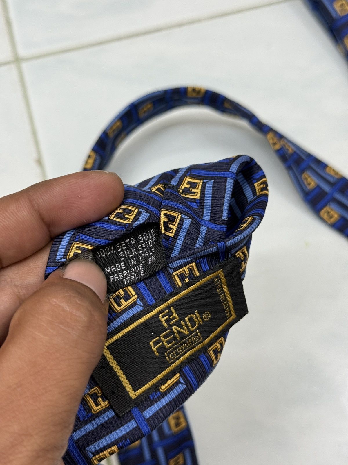 Balenciaga 🔥🔥🔥4 PCS NECKTIES CHANEL BALENCIAGA FENDI CHAPS RALPH LAUREN Size ONE SIZE - 9 Thumbnail