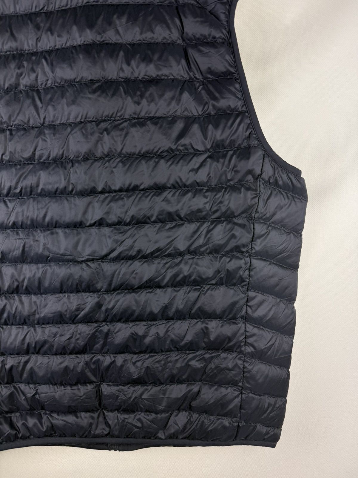 Uniqlo Uniqlo Men’s Micro Yarn Down Sleeveless Vest Jacket Size XL Size US XL / EU 56 / 4 - 15 Thumbnail