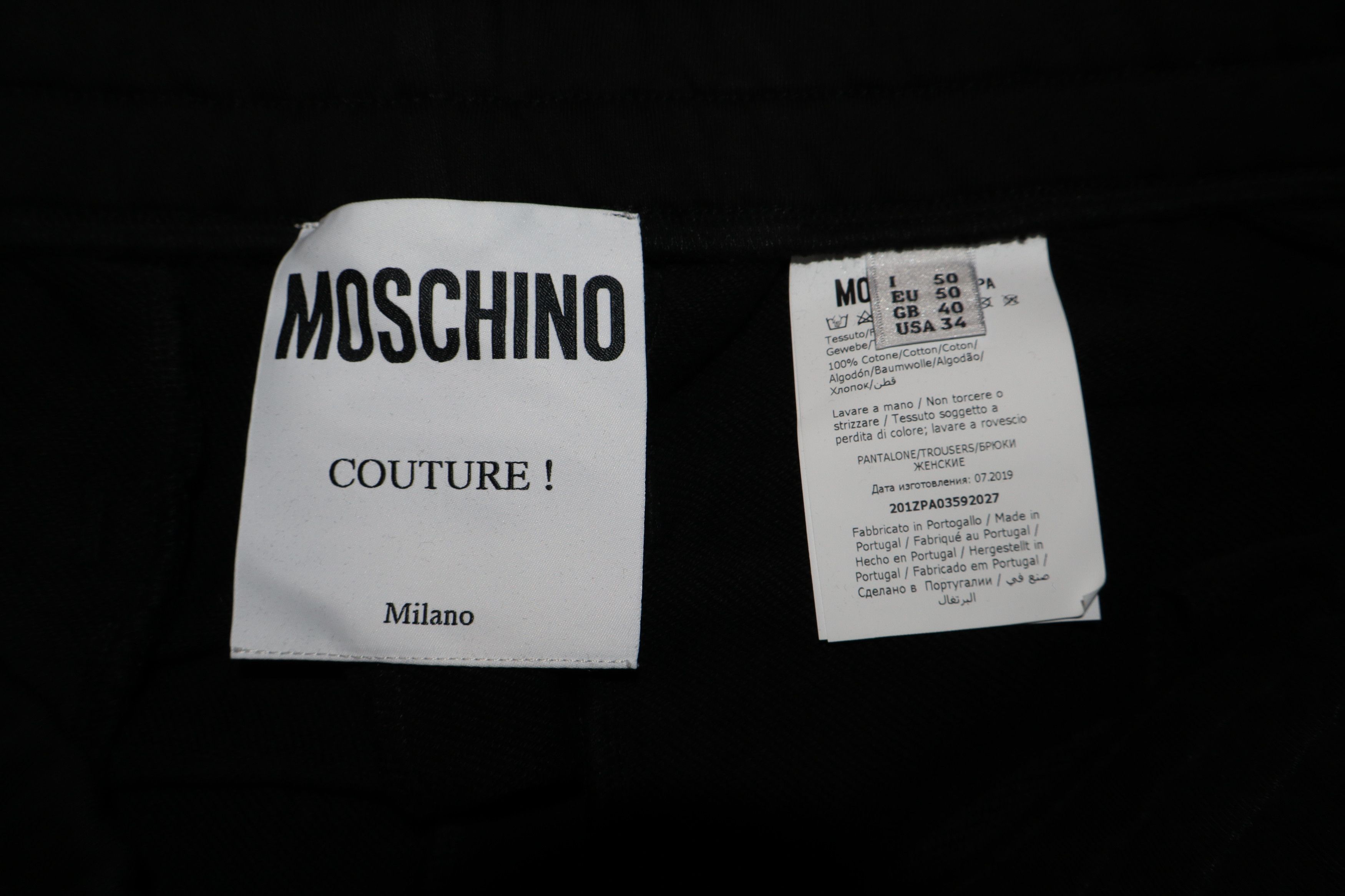 Moschino Oversized logo shorts Size US 34 / EU 50 - 8 Thumbnail