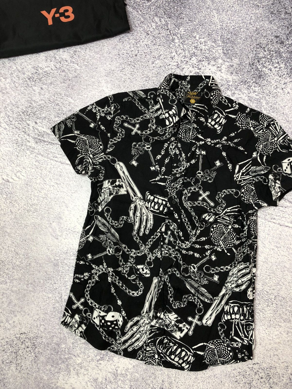 Vintage Men’s shirt Hawaii crezy size S y2k casual YKK Size US S / EU 44-46 / 1 - 2 Thumbnail