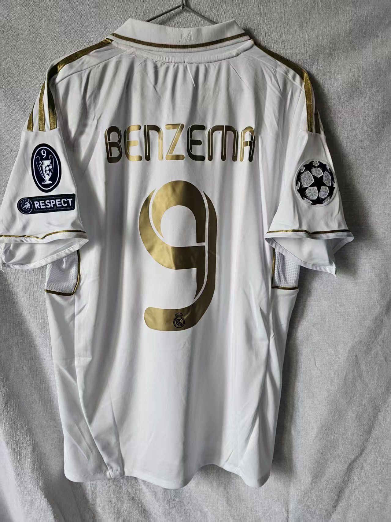 Other 2011 2012 Real Madrid #9 Karim Benzema Jersey Size US M / EU 48-50 / 2 - 1 Thumbnail