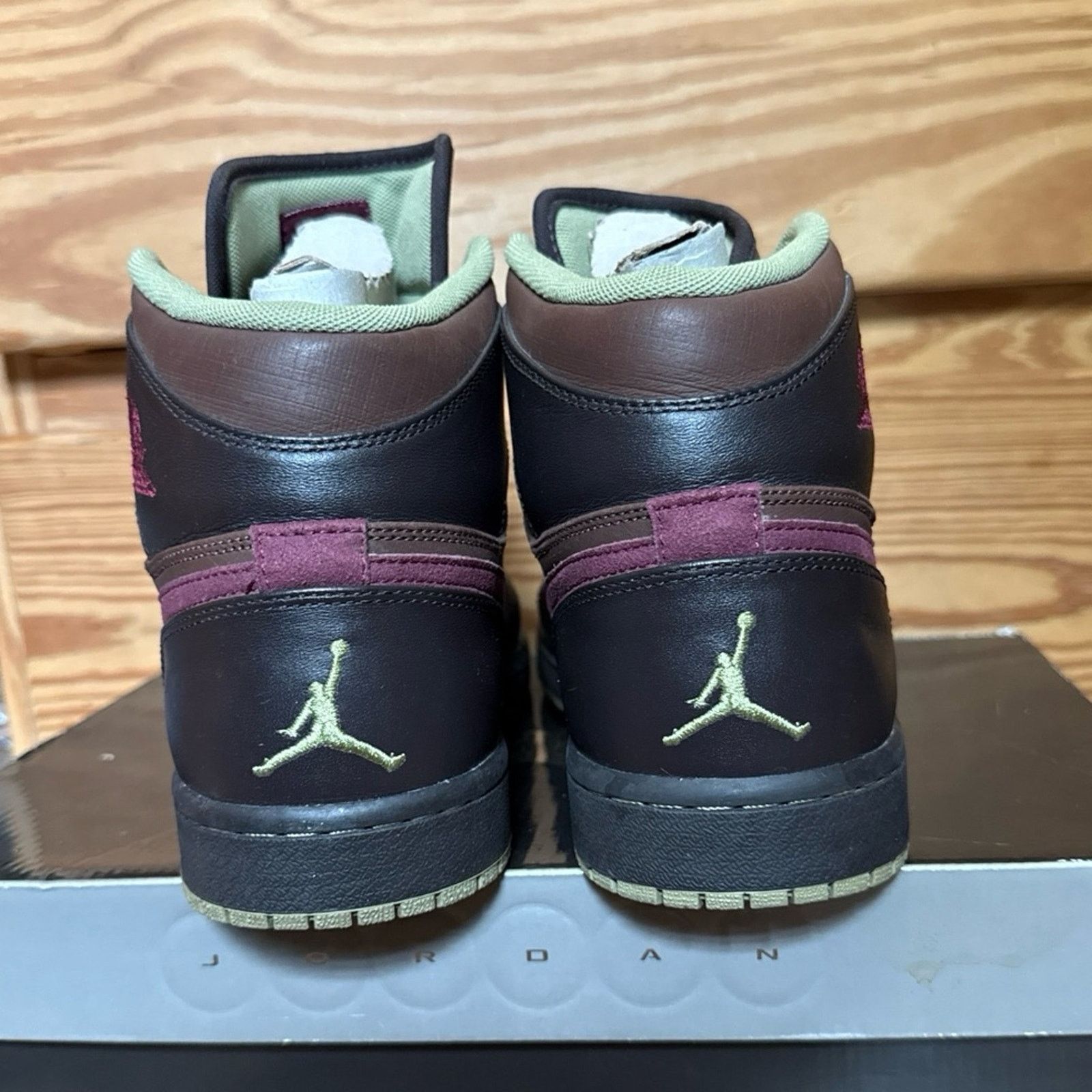 Jordan Brand 2010 Jordan 1 Retro High Velvet Brown Size US 10.5 / EU 43-44 - 5 Thumbnail