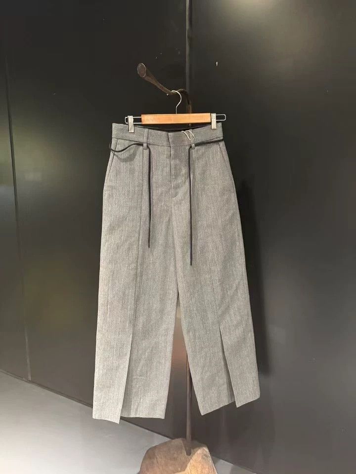 Louis Vuitton Louis Vuitton Wool trousers with pleated cuffs pants Size US 36 / EU 52 - 1 Thumbnail
