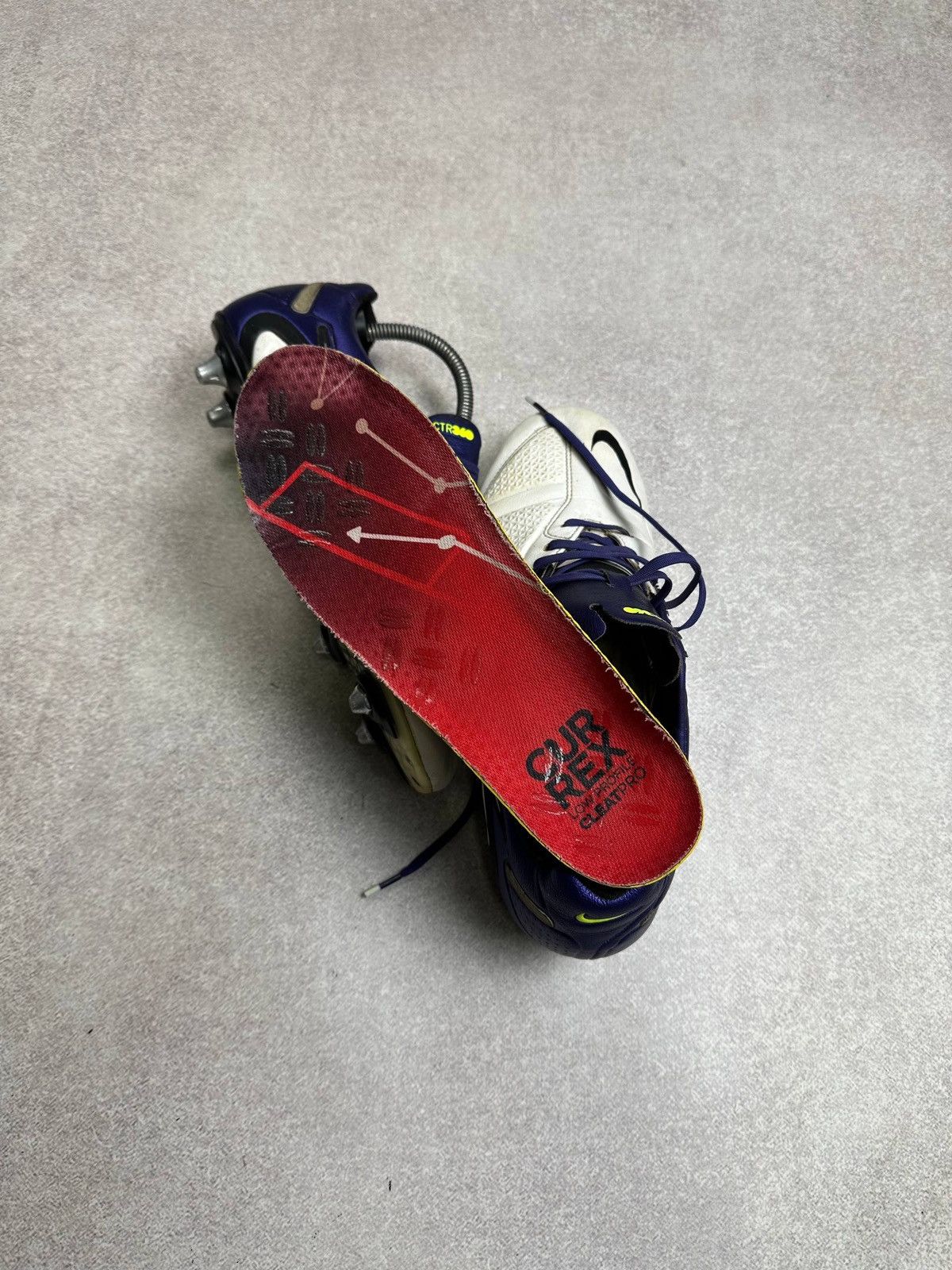 Nike Vintage Nike Kanga Lite Soccer Cleats Us 10 Size US 9 / EU 42 - 14 Thumbnail