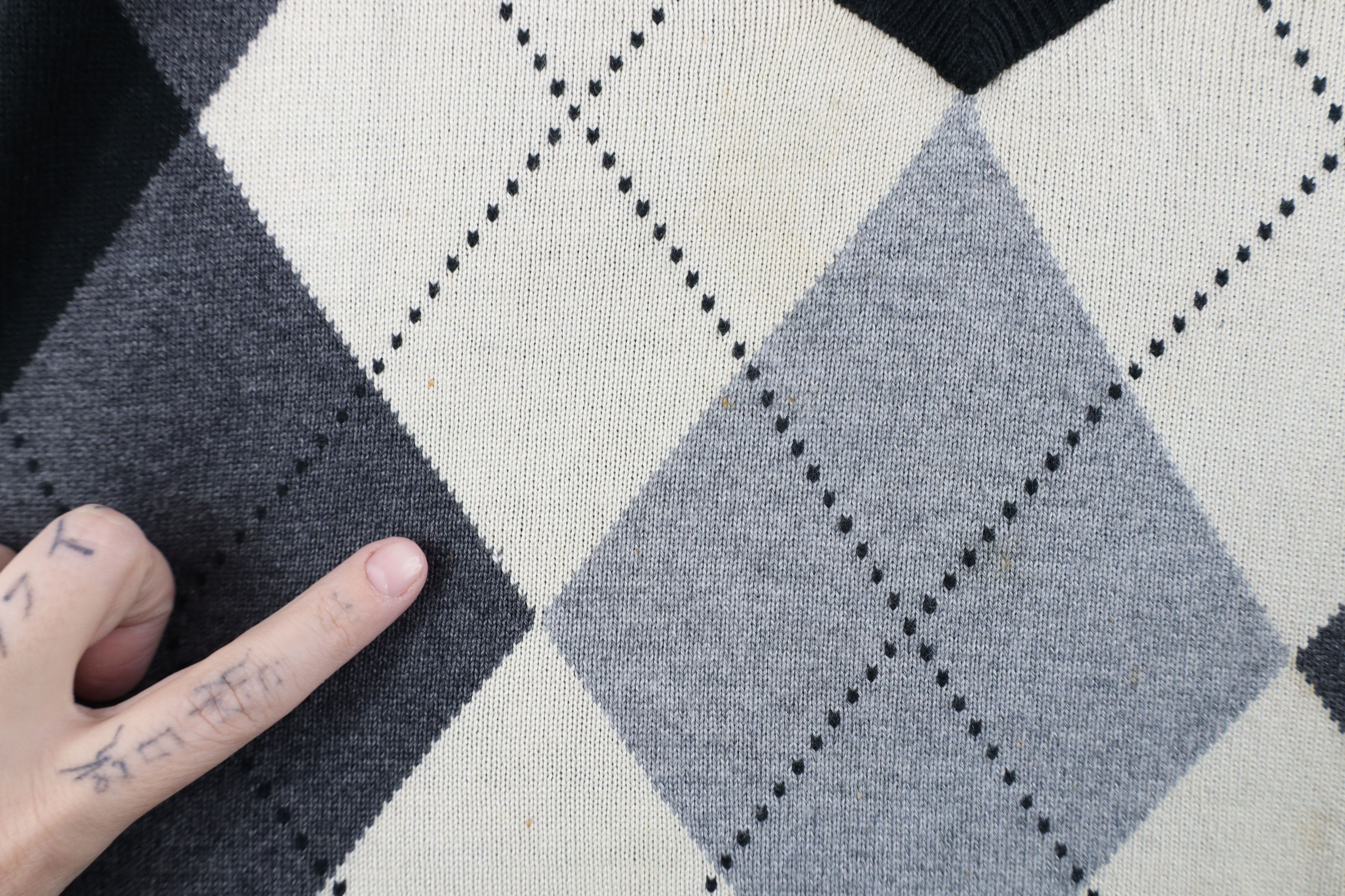 Vintage Vintage Streetwear Silk Cashmere Argyle Diamond Knit Sweater Size US XL / EU 56 / 4 - 4 Thumbnail