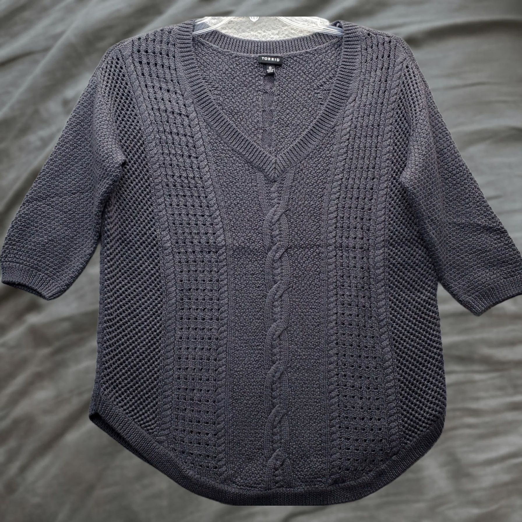 Torrid Torrid Sweater Womens Size 0 Gray Cable Knit Short Sleeve V Neck Rounded Hem Size XS / US 0-2 / IT 36-38 - 1 Thumbnail
