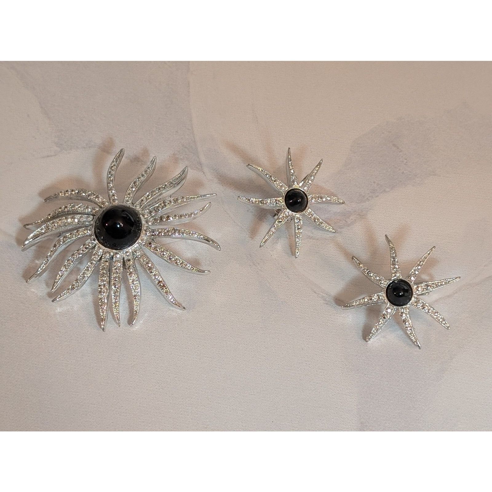 Vintage VTG 1969 Emmons Sea Beauty Silver-Tone Brooch & Earring Set Size ONE SIZE - 3 Thumbnail