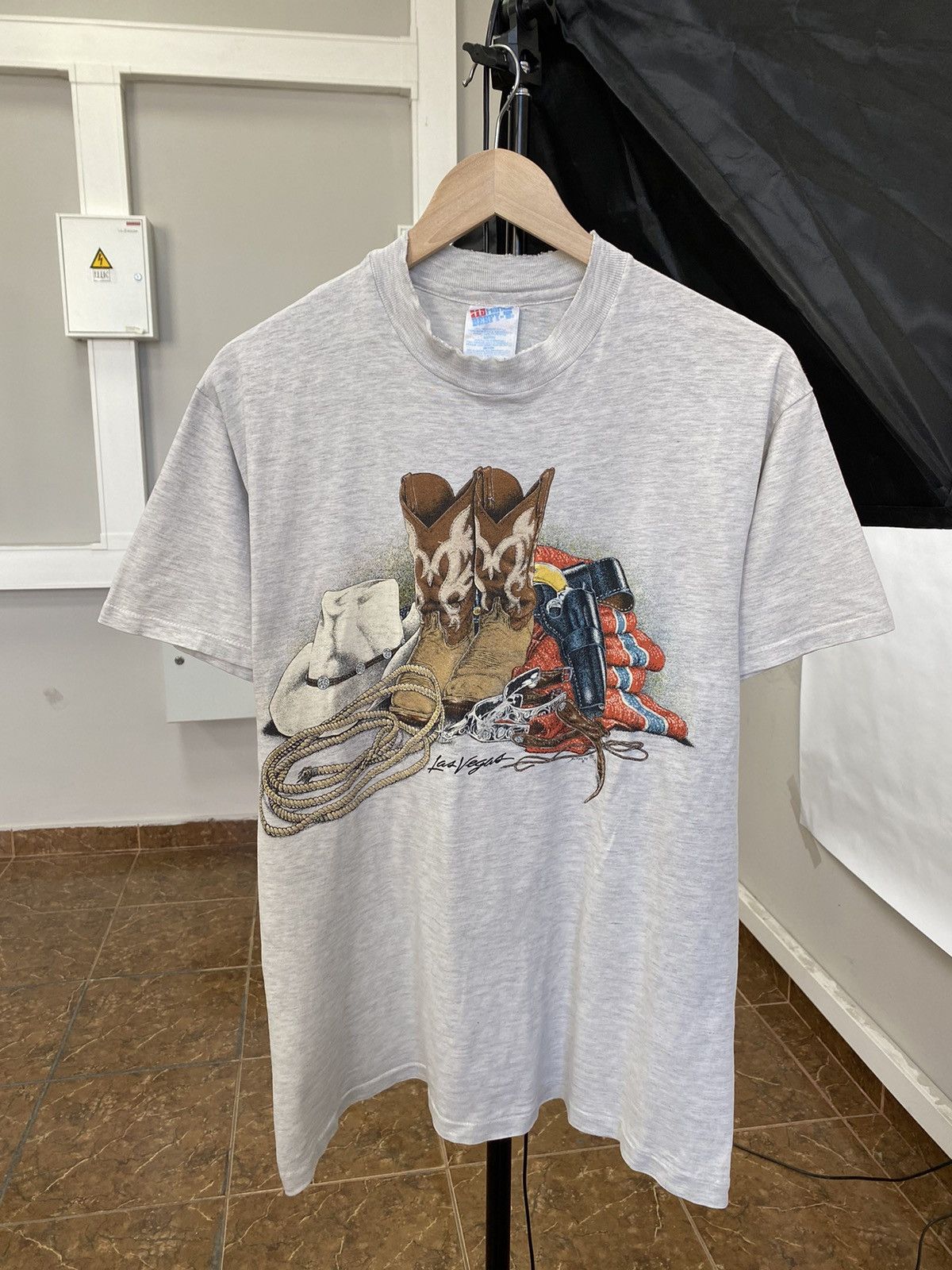 Cowboy Equipment 🇺🇸 Vintage 1994 Cowboy Western Las Vegas Rare Retro t-shirt Size US M / EU 48-50 / 2 - 1 Thumbnail