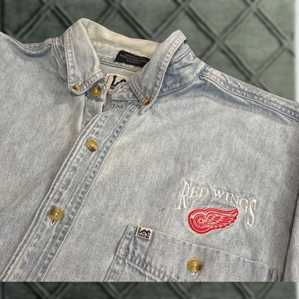 Lee VINTAGE Detroit Red Wings Embroidered Denim Long Sleeve Shirt Lee Large Blue 90s Mens Size US L / EU 52-54 / 3 - 1 Thumbnail