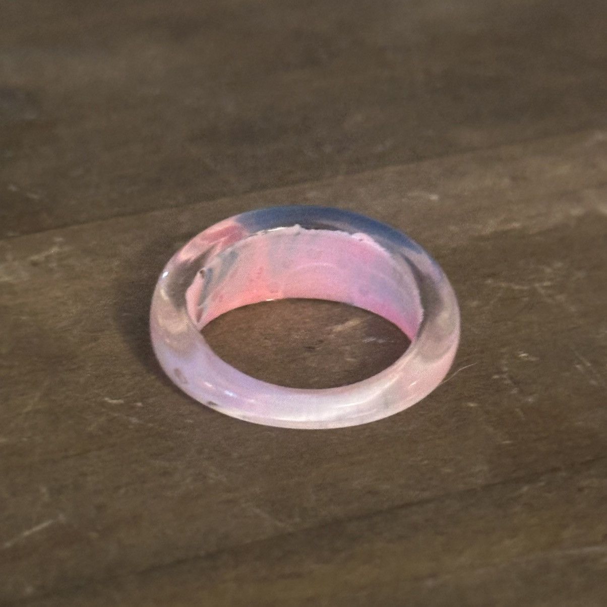 Vintage Vintage pink lucite ring Size ONE SIZE - 6 Thumbnail