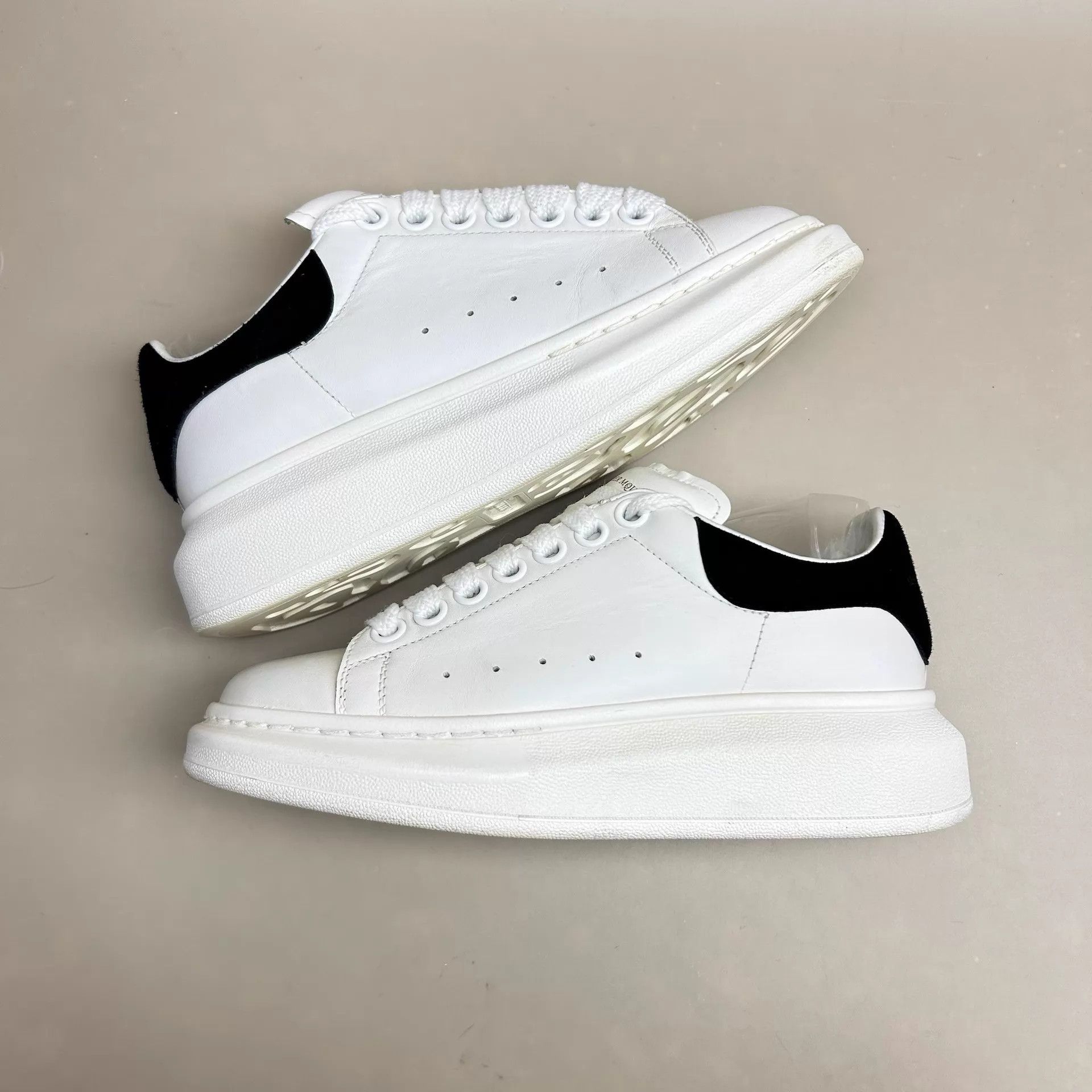 Alexander McQueen Alexander McQueen Blk/Wht Suede Platform Sneakers 35 95New Size US 4.5 / IT 34.5 - 5 Thumbnail
