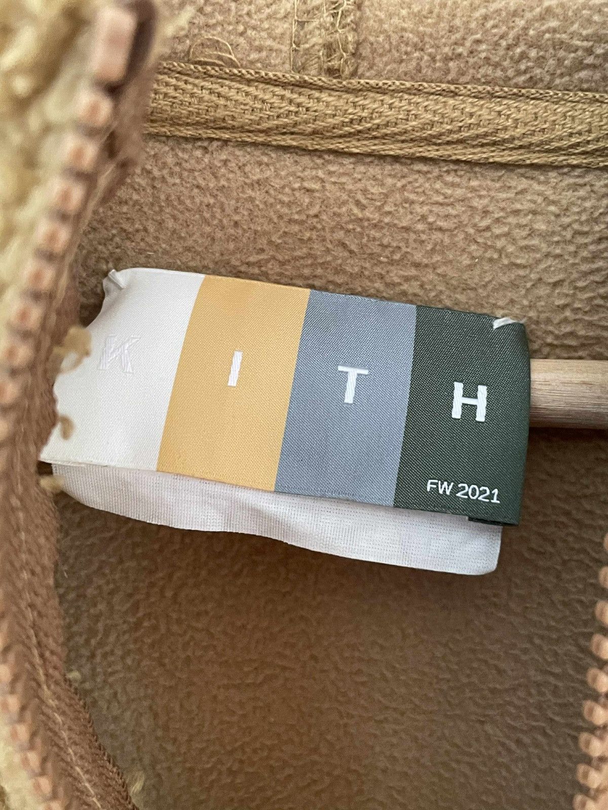 Kith Used Kith Sherpa Hoodie Zip 2021 Authentic Brown Size L Size US L / EU 52-54 / 3 - 6 Thumbnail