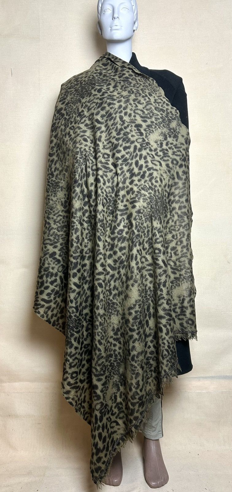 Hugo Boss Hugo Boss Orange animal print scarf Size ONE SIZE - 1 Thumbnail
