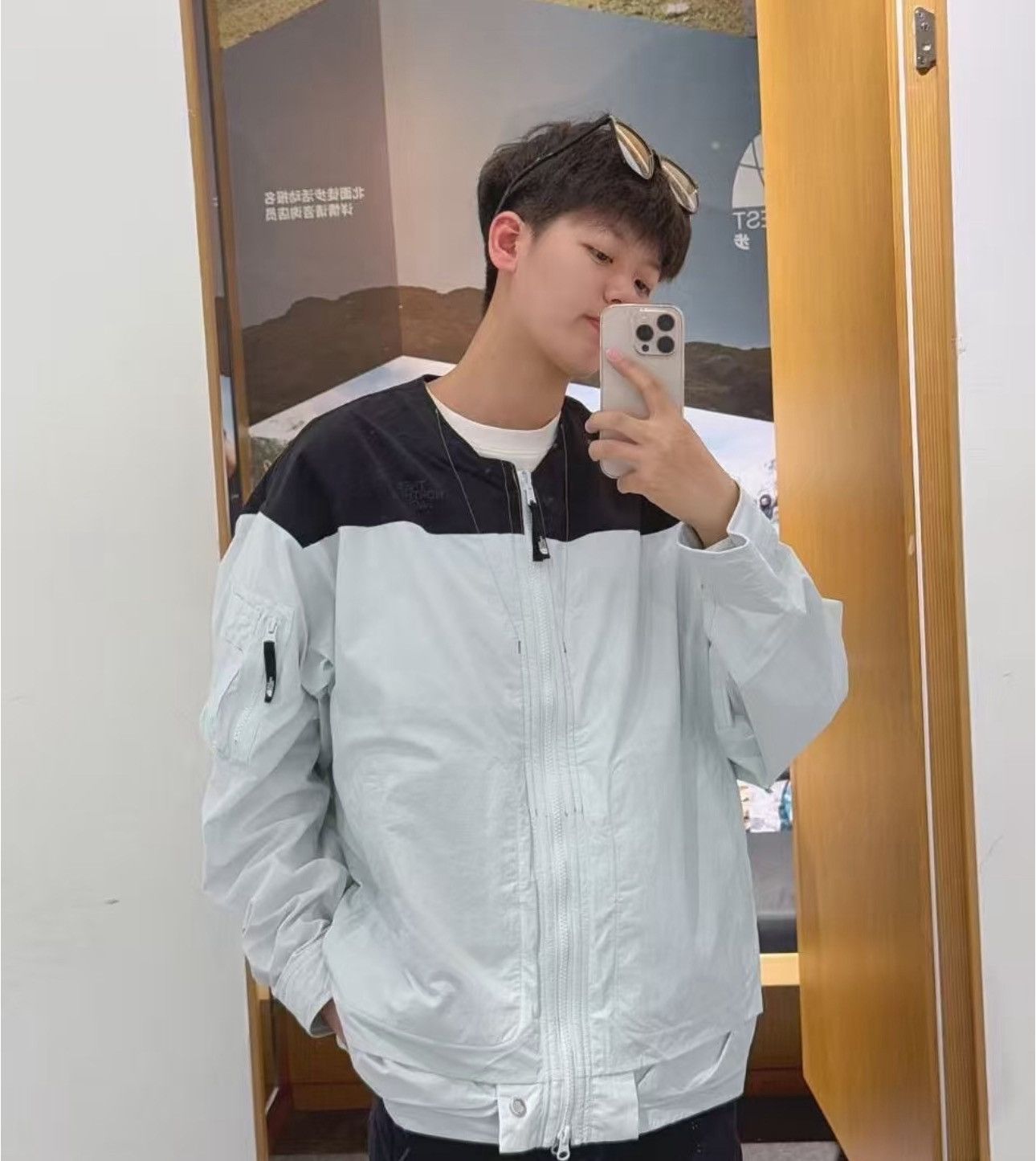 The North Face Urban Exploration REVERSIBLE 4-WAY WIND JACKET Size US M / EU 48-50 / 2 - 11 Thumbnail