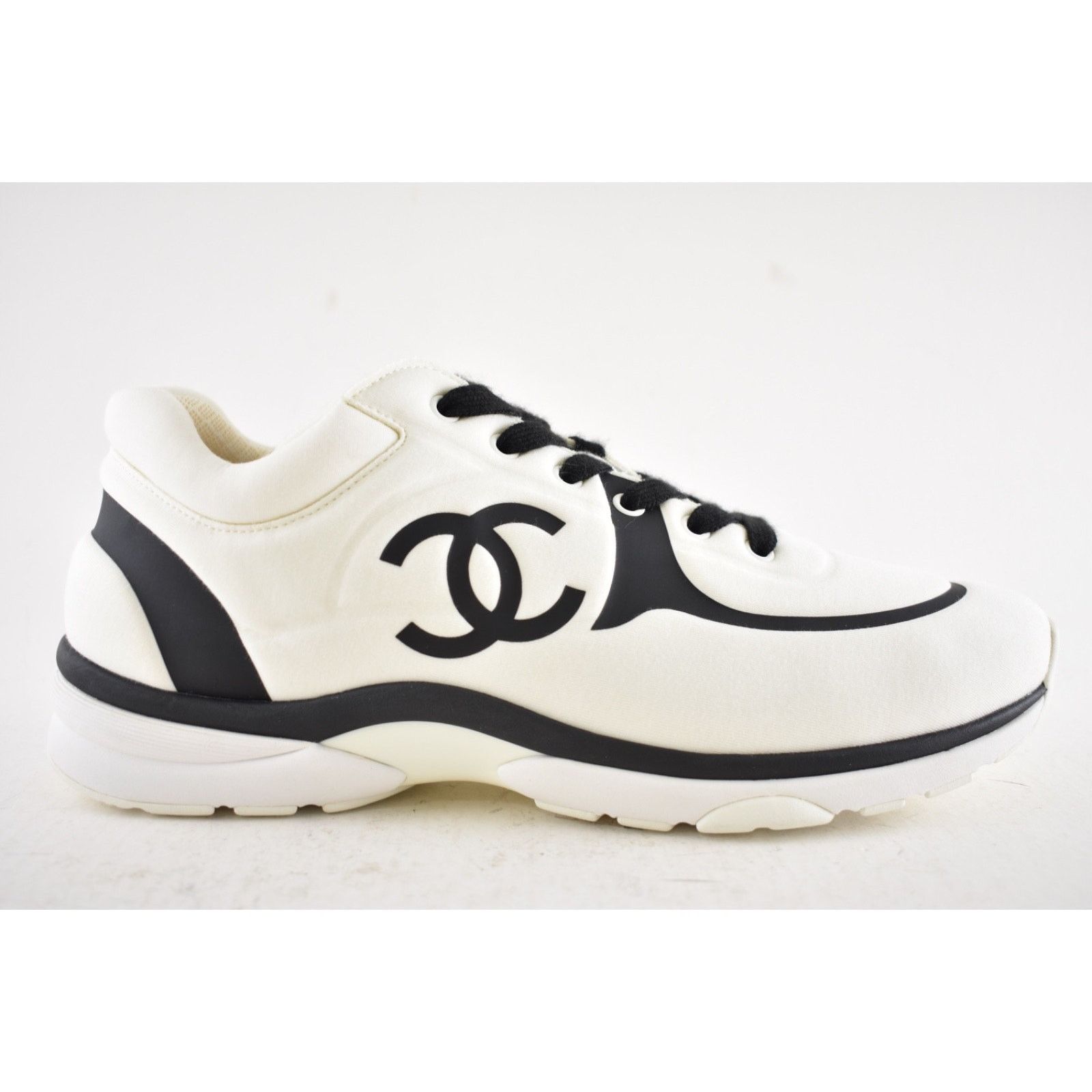 Chanel Chanel 20C Men White Black Neoprene CC Logo Low Top Size US 11 / EU 44 - 2 Thumbnail