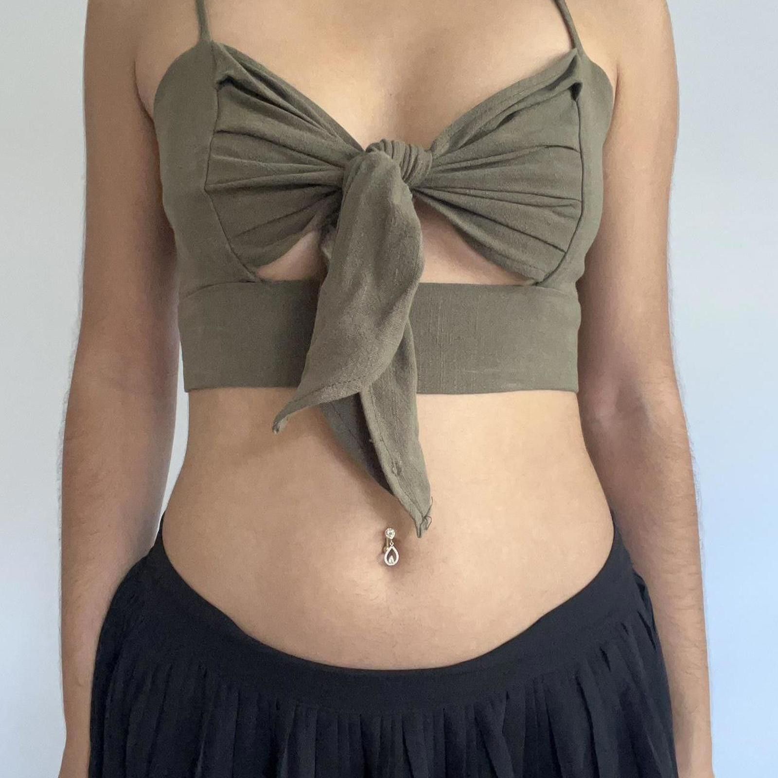 Other Khaki green tie front crop top, made for a night out Size S / US 4 / IT 40 - 1 Thumbnail