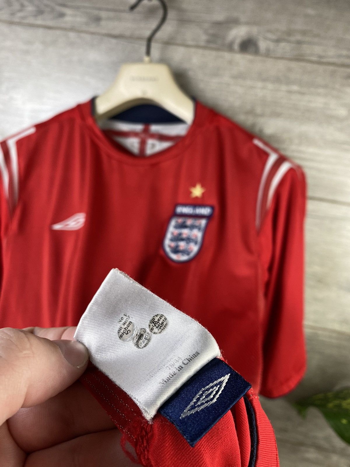 Umbro × Vintage Vintage England 🏴󠁧󠁢󠁥󠁮󠁧󠁿 Soccer Jersey Size L Size US L / EU 52-54 / 3 - 6 Thumbnail