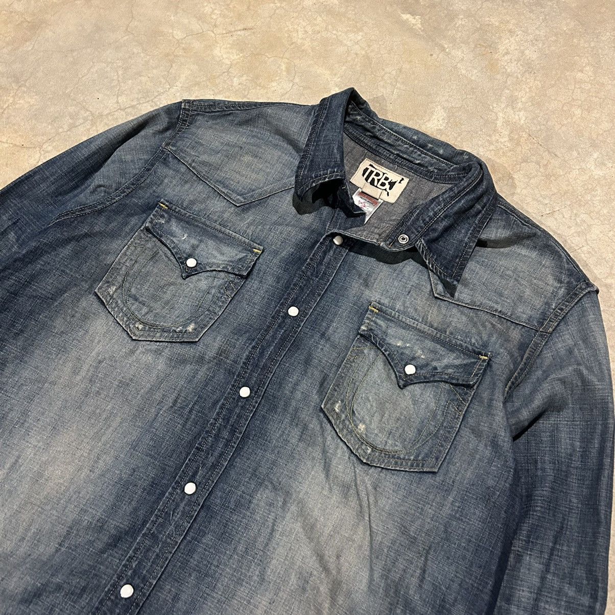 True Religion × Vintage Crazy Vintage Y2K True Religion Faded Pearl Snap Shirt Size US XXL / EU 58 / 5 - 3 Thumbnail