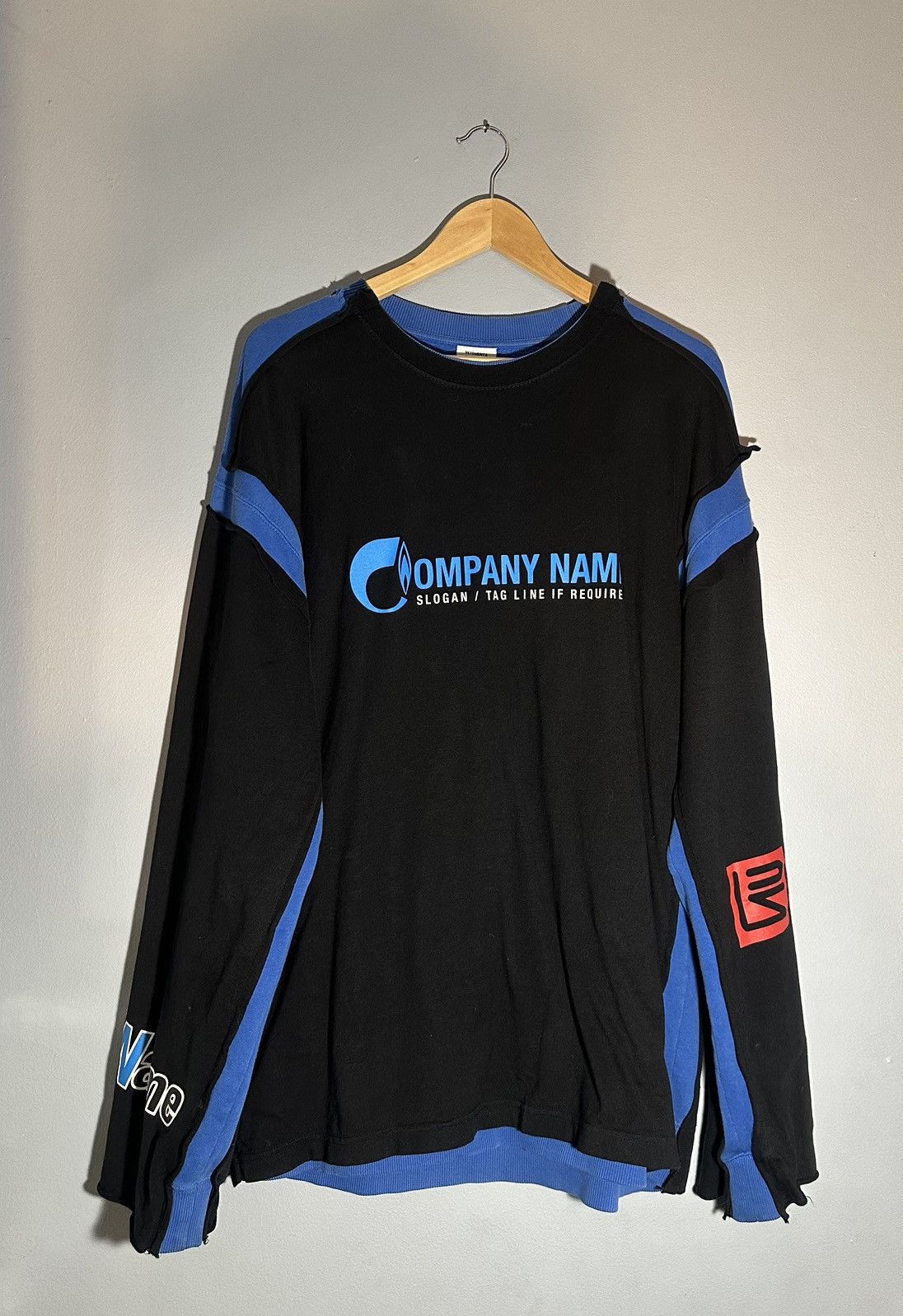 Vetements Company Name Crewneck Size US M / EU 48-50 / 2 - 1 Thumbnail