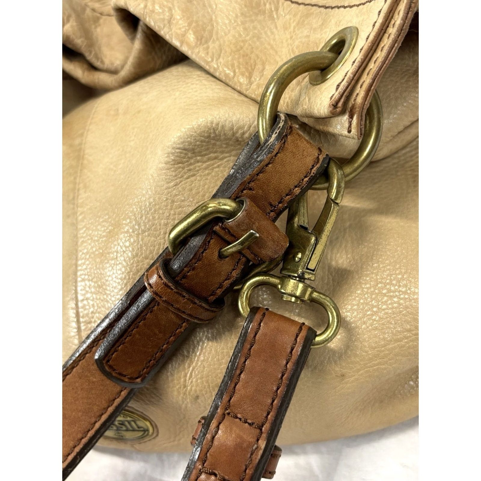 Fossil Fossil Explorer Leather Hobo Shoulder Crossbody Satchel Bag Purse Tan Camel Size ONE SIZE - 5 Thumbnail