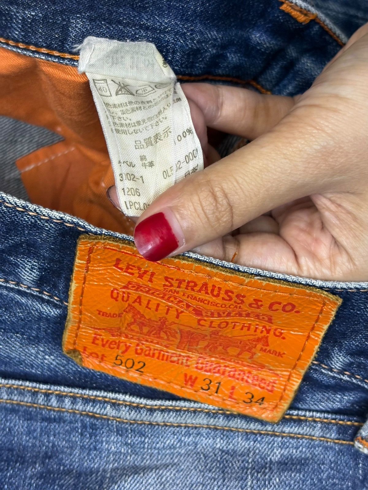 Levi's Vintage 90s Levis 502 Blue Wash Distressed Loose Jeans Size US 32 / EU 48 - 11 Thumbnail