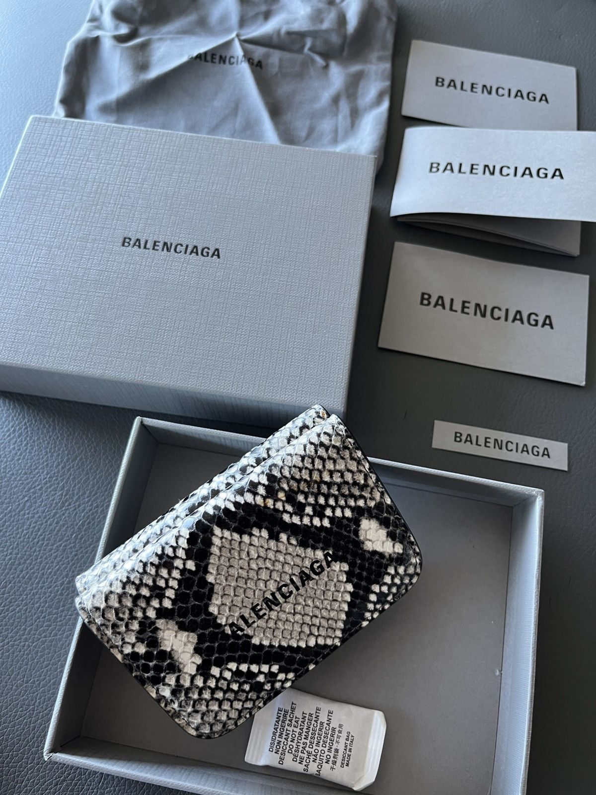 Balenciaga Balenciaga Python Print Tri-Fold Wallet Limited Edition Size ONE SIZE - 14 Thumbnail