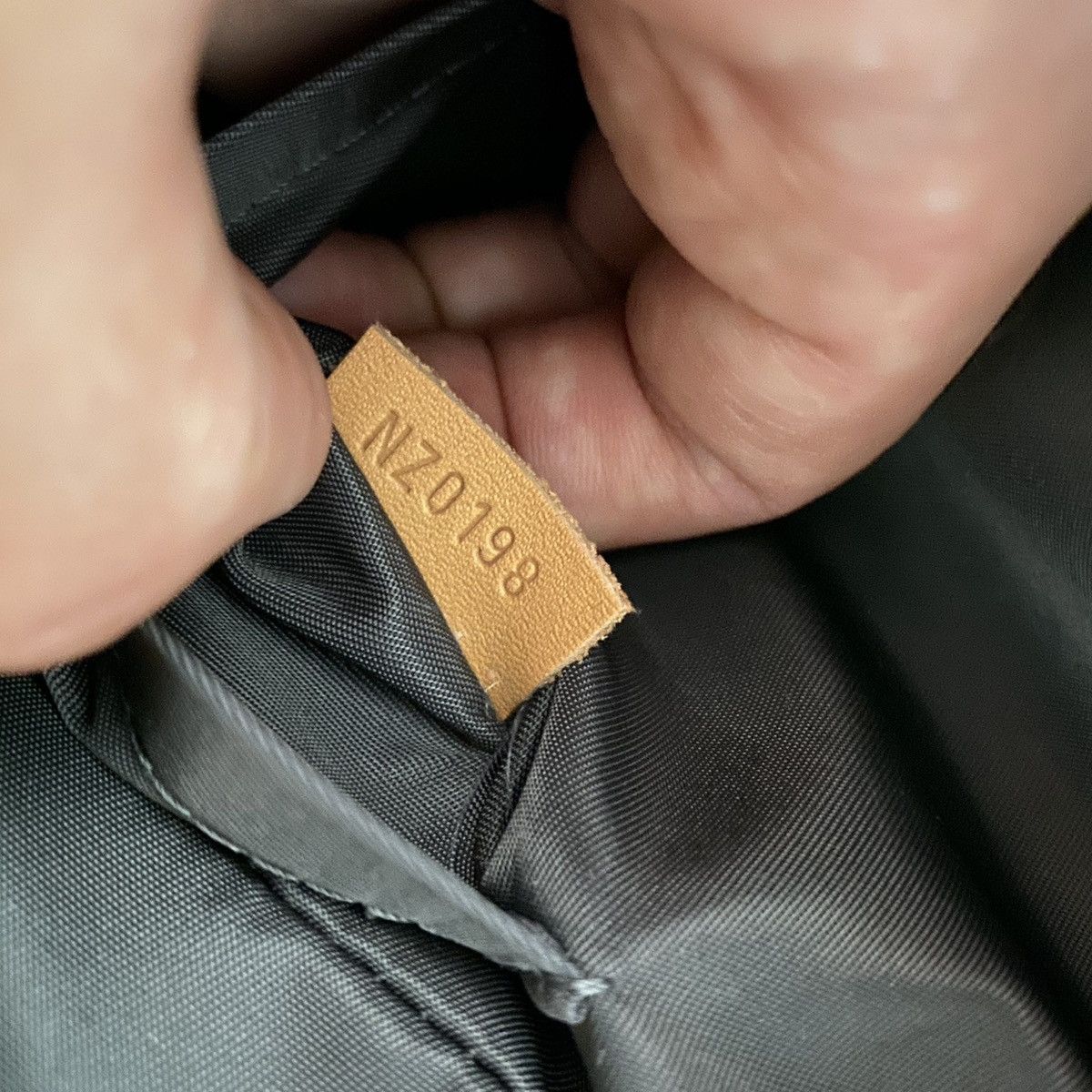 Louis Vuitton 1 of 1 FW18 Titanium Monogram Camera Bag Size ONE SIZE - 19 Thumbnail