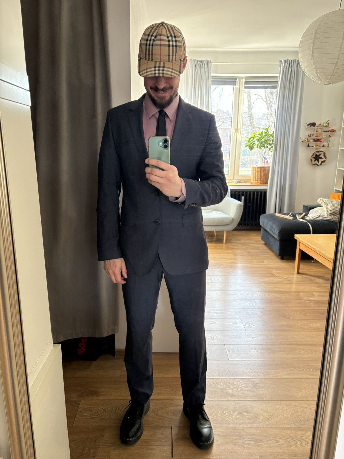 Designer × Hugo Boss Stylish Men’s Hugo Boss Suit – 100% Virgin Wool Size 50L - 1 Thumbnail
