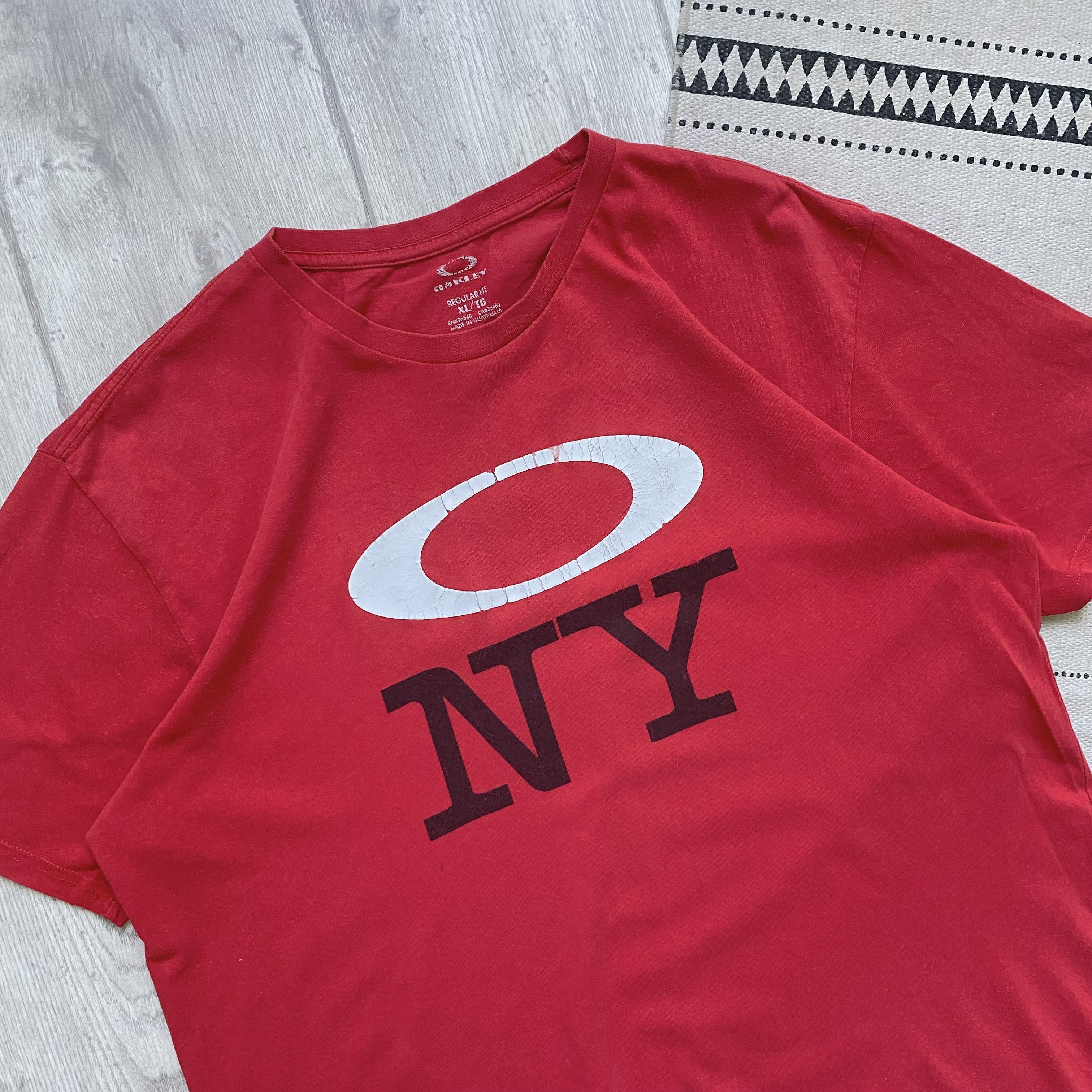Oakley Vintage Faded Oakley tee Y2K I love NY New York Size US XL / EU 56 / 4 - 2 Thumbnail
