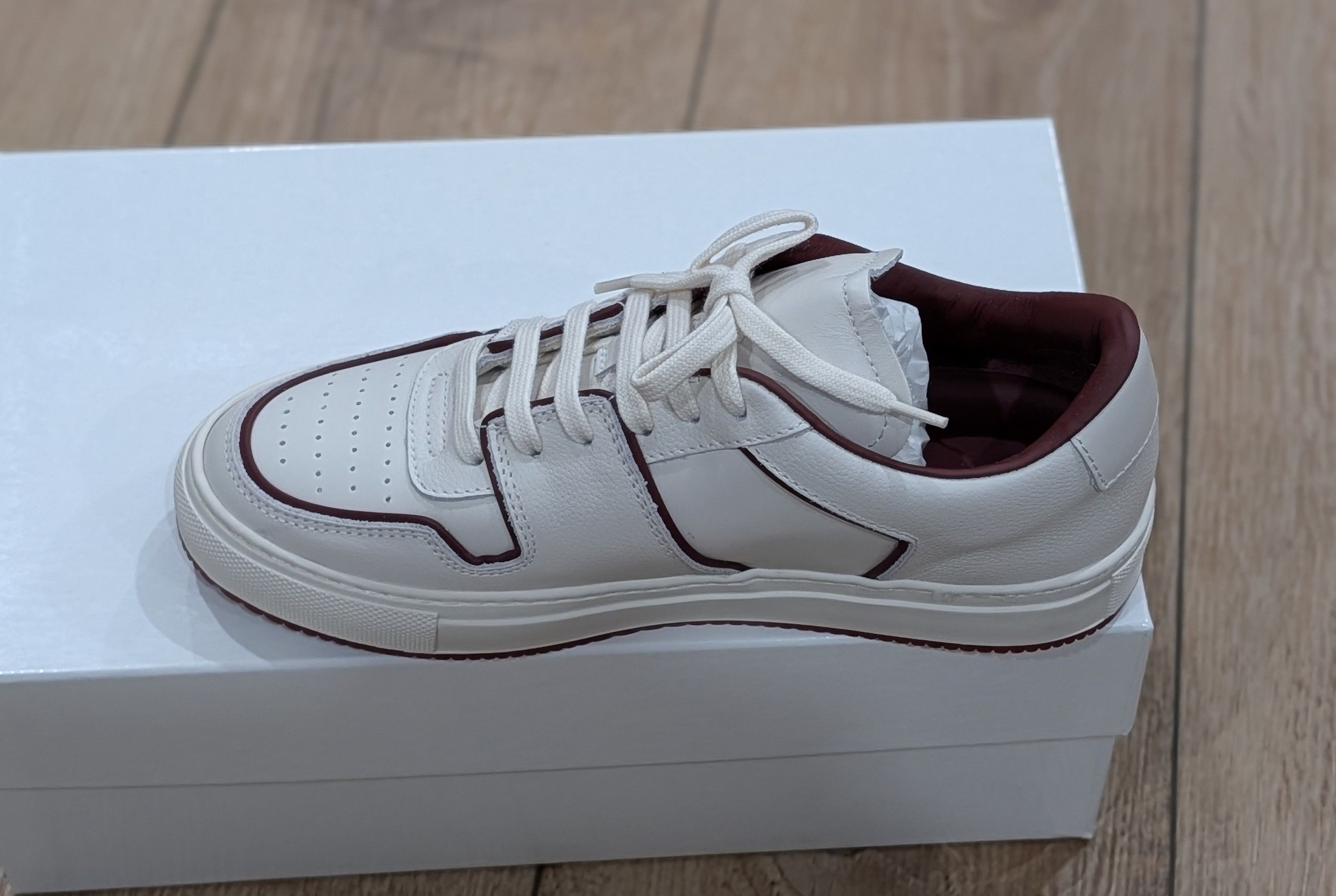 Common Projects Common Projects "Decades" Leather Sneakers White/Red 36 US 6 Size US 6 / IT 36 - 5 Thumbnail