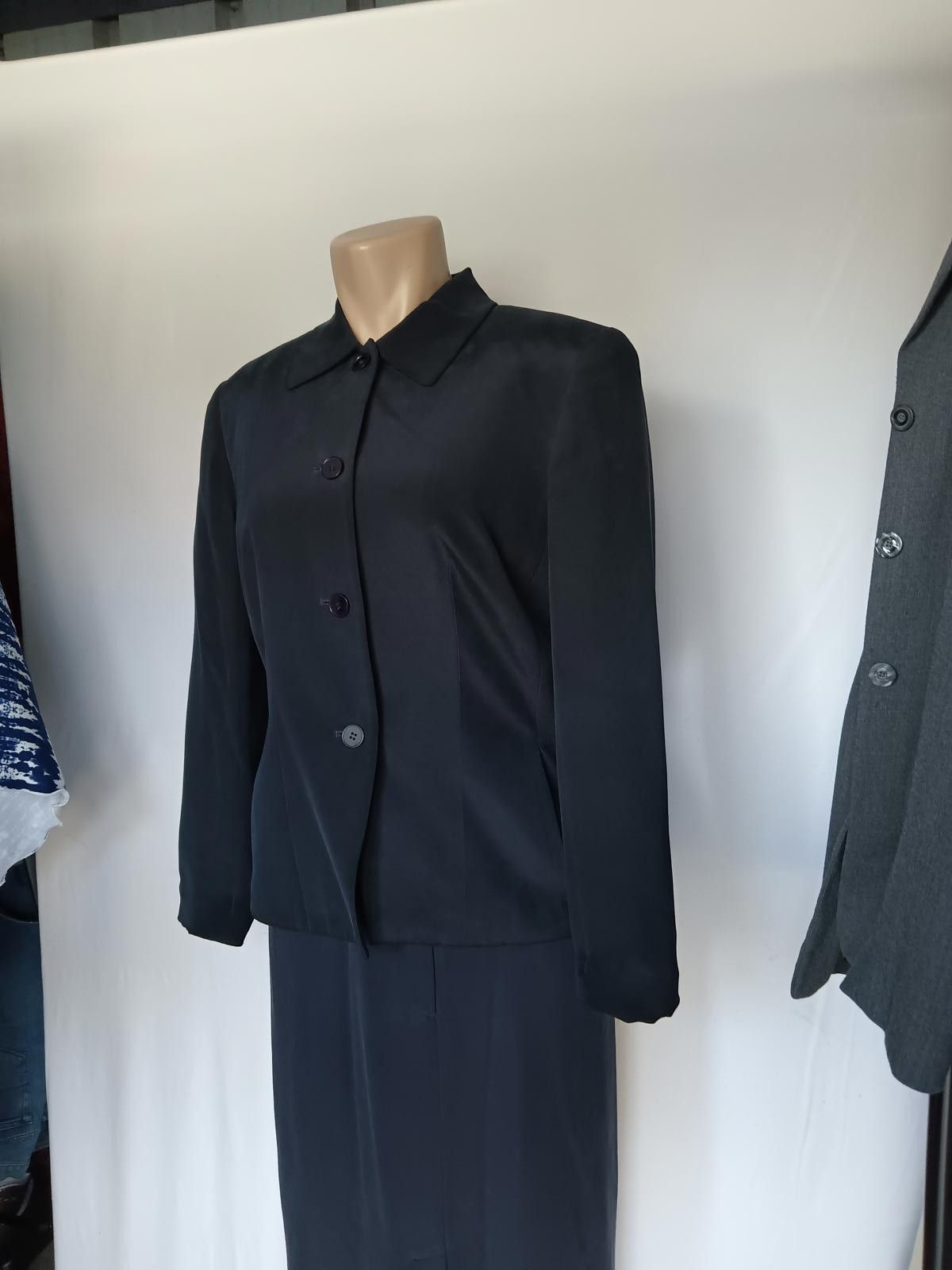 Designer Elegant Black Two-Piece Suit Set Size M / US 6-8 / IT 42-44 - 1 Thumbnail