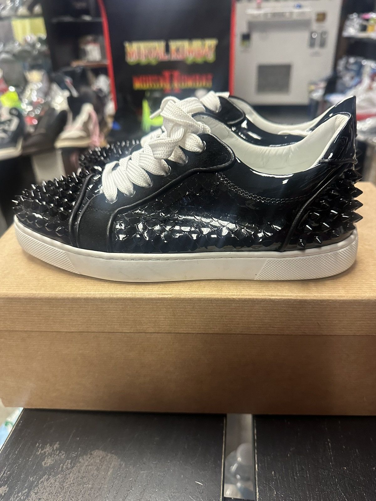 Christian Louboutin Christian Louboutin Black Embossed Patent Suede Vieira 2 Size US 6.5 / IT 36.5 - 2 Thumbnail