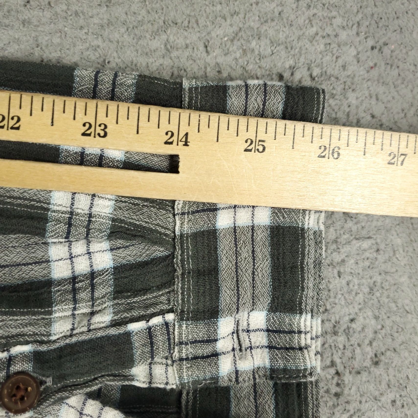 Patagonia Patagonia Shirt Large Gray Plaid Textured Stretch Button Up Short Sleeve Size US L / EU 52-54 / 3 - 6 Thumbnail