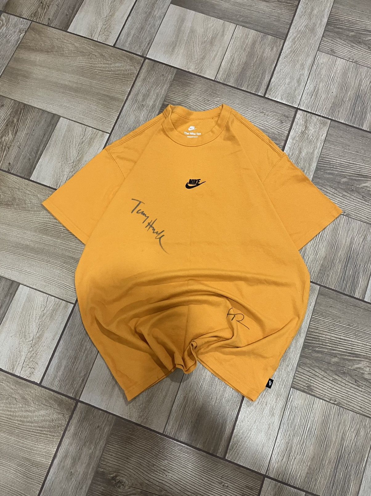 Nike Nike Tee — Golden Yellow Size US L / EU 52-54 / 3 - 2 Thumbnail