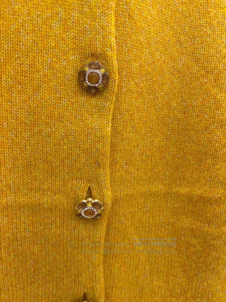 Chanel Chanel Yellow flower glazed button round neck long sleeves Size XS / US 0-2 / IT 36-38 - 3 Thumbnail