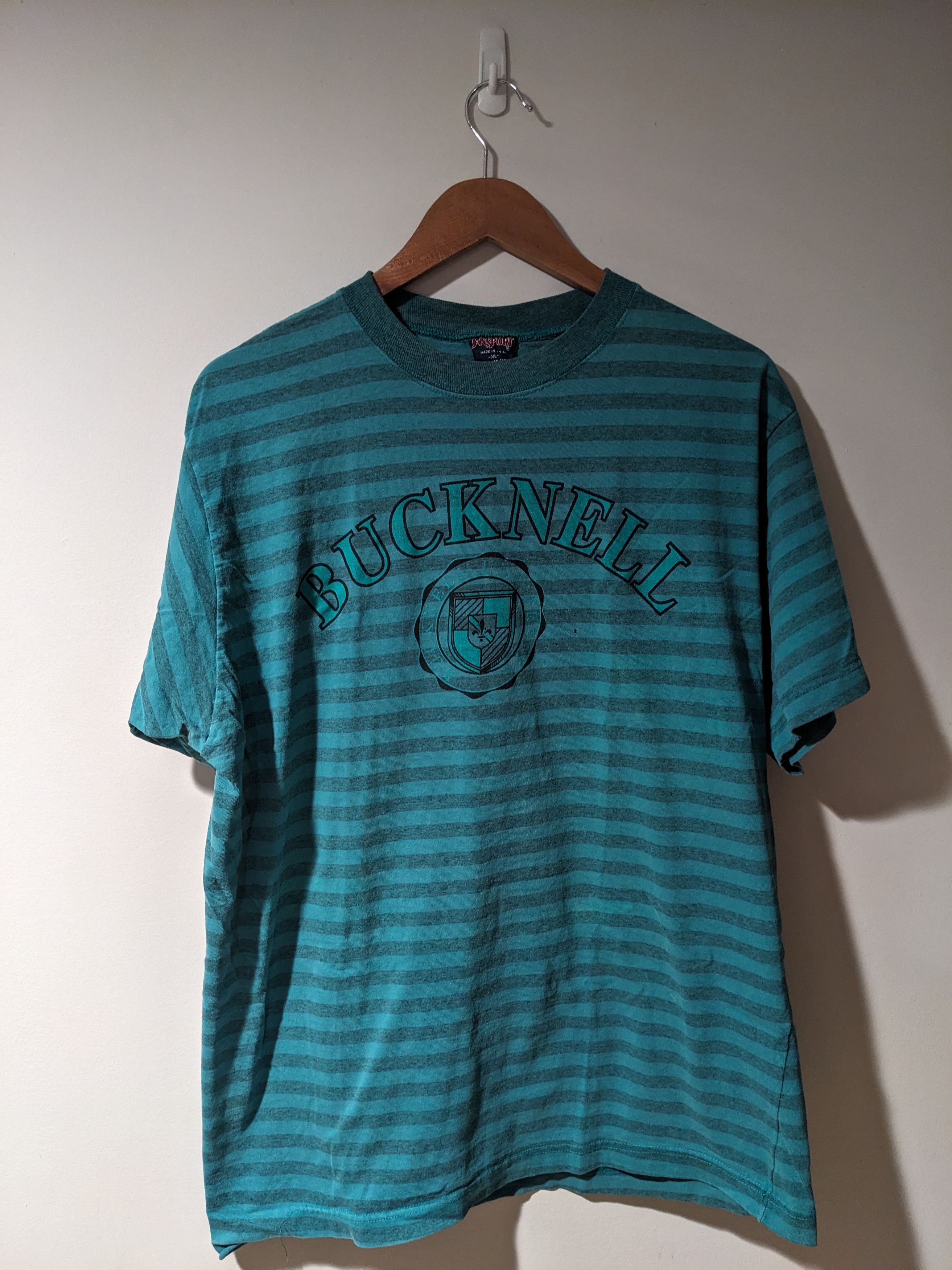 Vintage Vintage 90s Bucknell University Arch Logo X-Large T-Shirt Size US XL / EU 56 / 4 - 1 Thumbnail