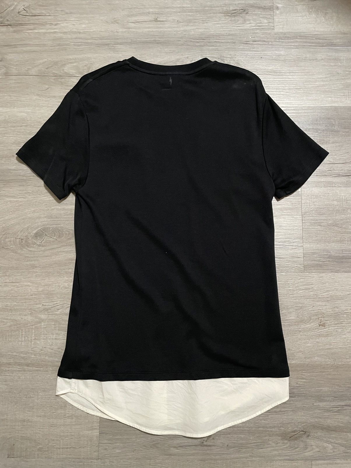 Neil Barrett Neil Barrett Black and White Badge T Shirt Size US S / EU 44-46 / 1 - 2 Thumbnail
