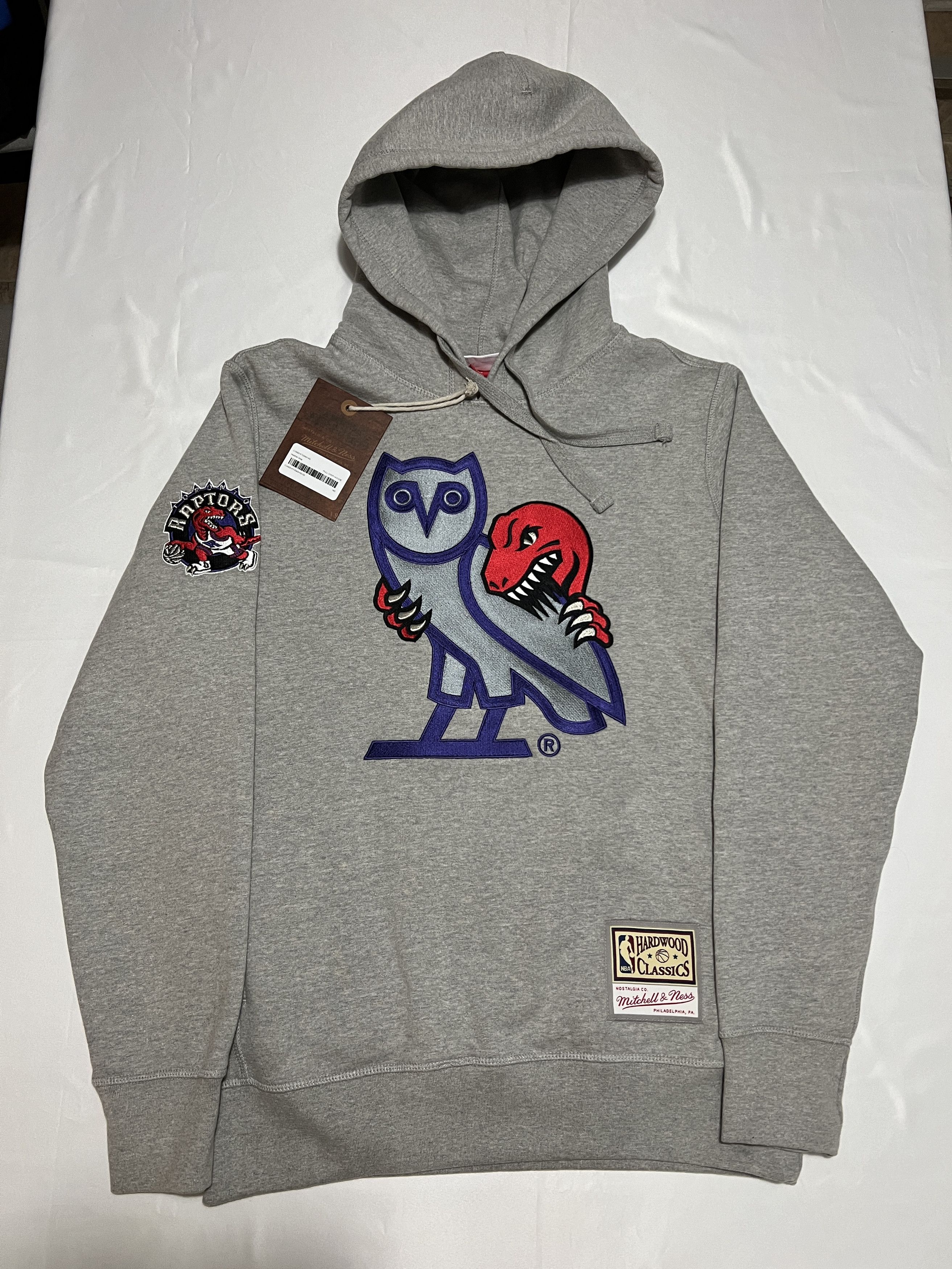 Mitchell & Ness OVO x Mitchell & Ness x NBA x RAPTORS OG OWL HOODIE XL Size US M / EU 48-50 / 2 - 4 Thumbnail