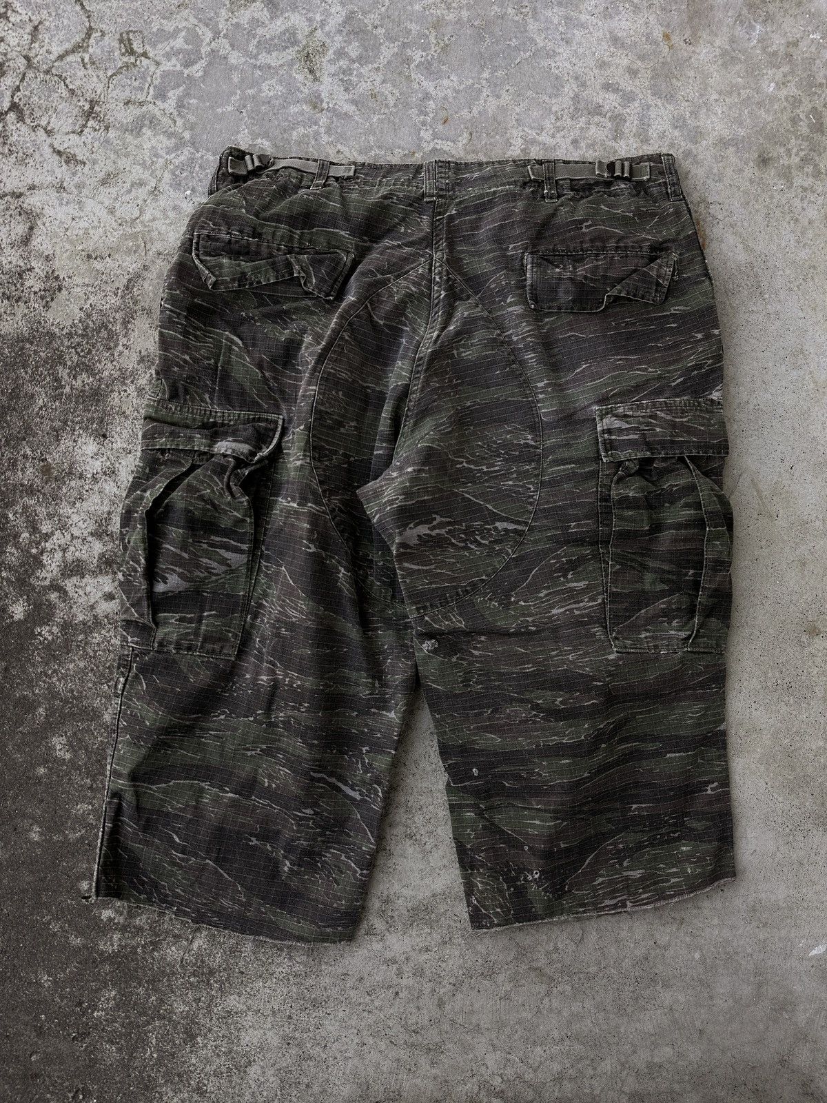Vintage Tiger camo military y2k ripstop cargo combat capris jort Size US 38 / EU 54 - 2 Thumbnail
