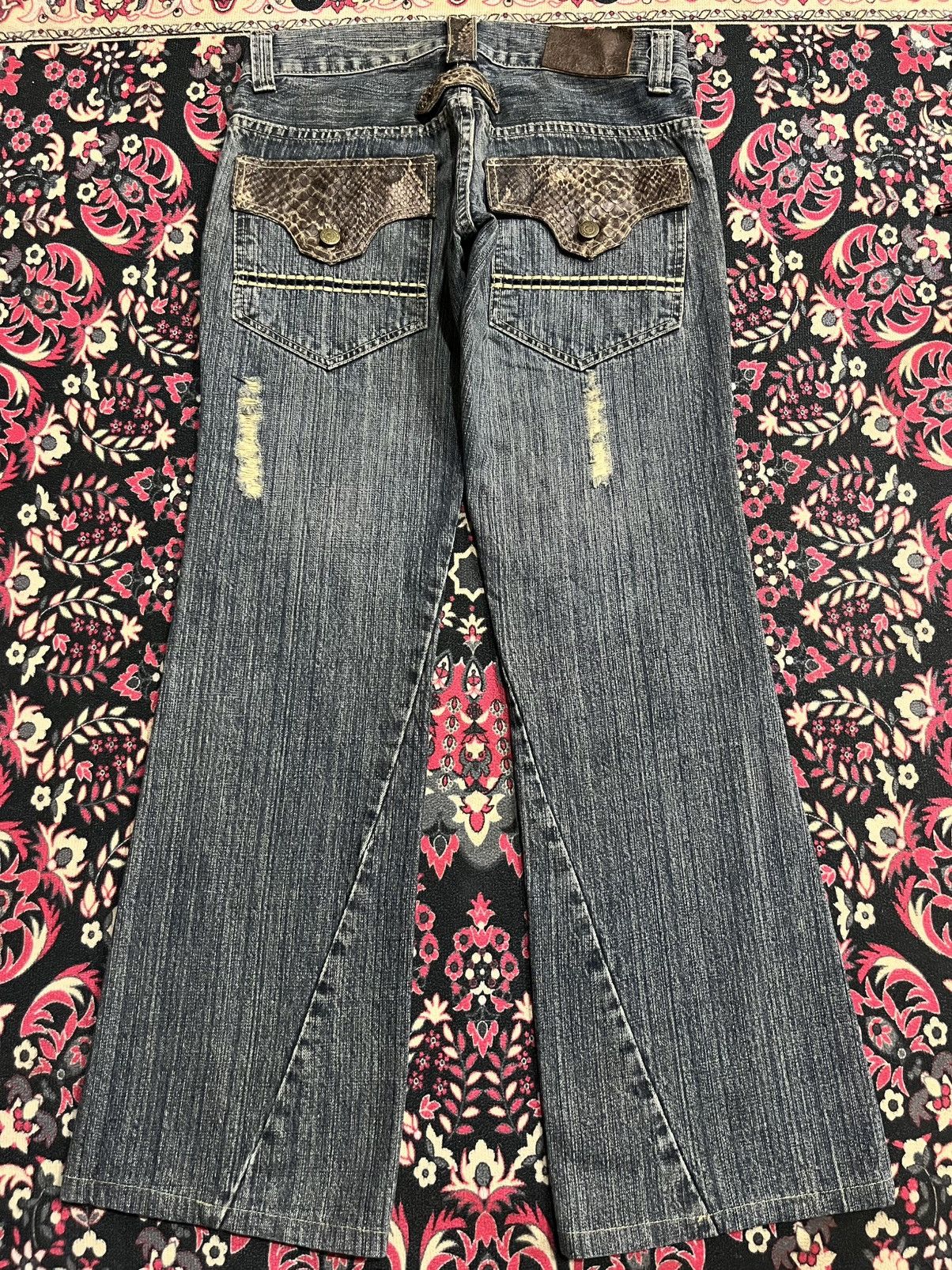 Tornado Mart Tornado Mart Python Pocket Distressed Blue Wash Flare Jeans Size 30" / US 8 / IT 44 - 2 Thumbnail